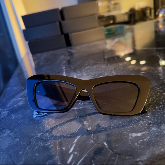 NEW ♡  BOSS LADY SQUARE  SUNGLASSES - Picture 5 of 10